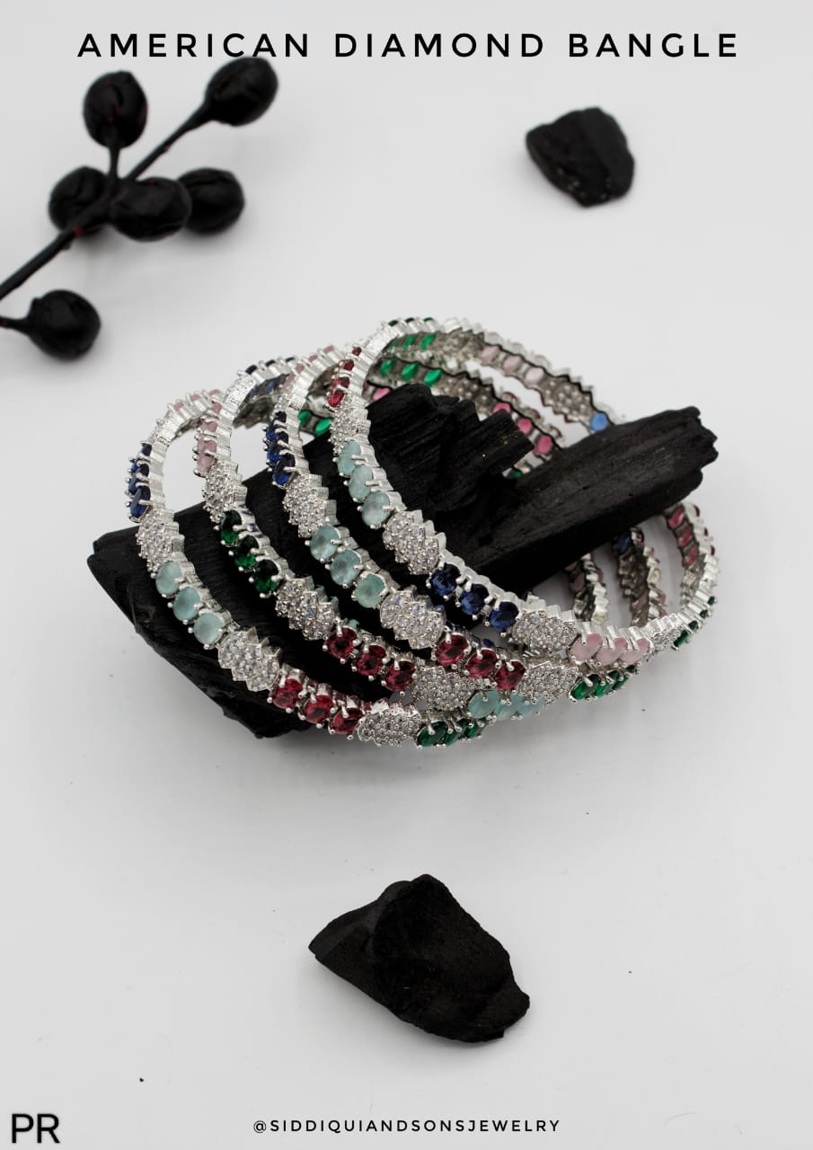 Amour Knot Bangle