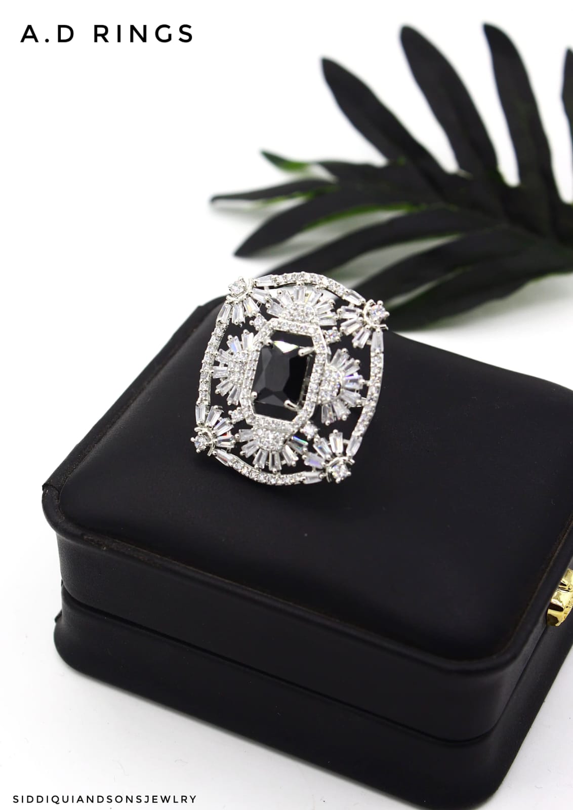 Amour Knot Ring